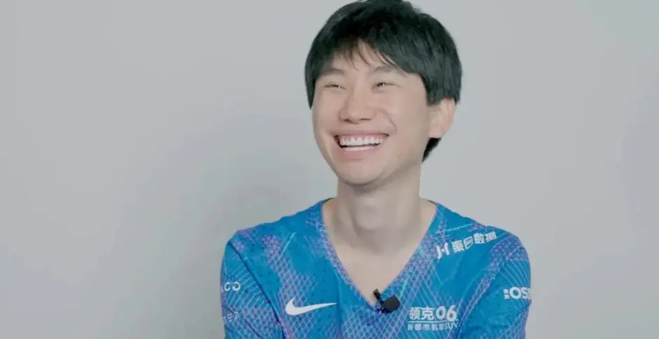 Doinb在中国队比赛中刷新纪录，比赛局势复杂引发热议！上演精彩一战的简单介绍
