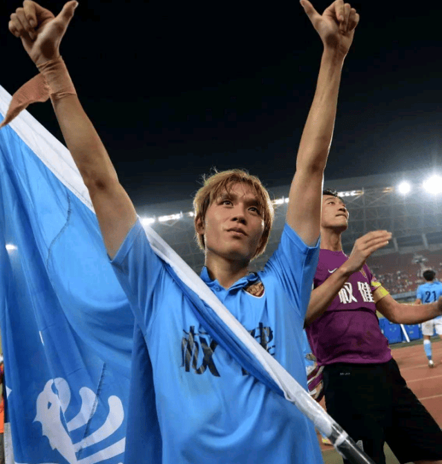 九游官网入口-关于赛地聚焦——社区盾冲刺阶段热度飙升，曼联豪取连胜，球迷炸锅，训练强度明显提升的信息