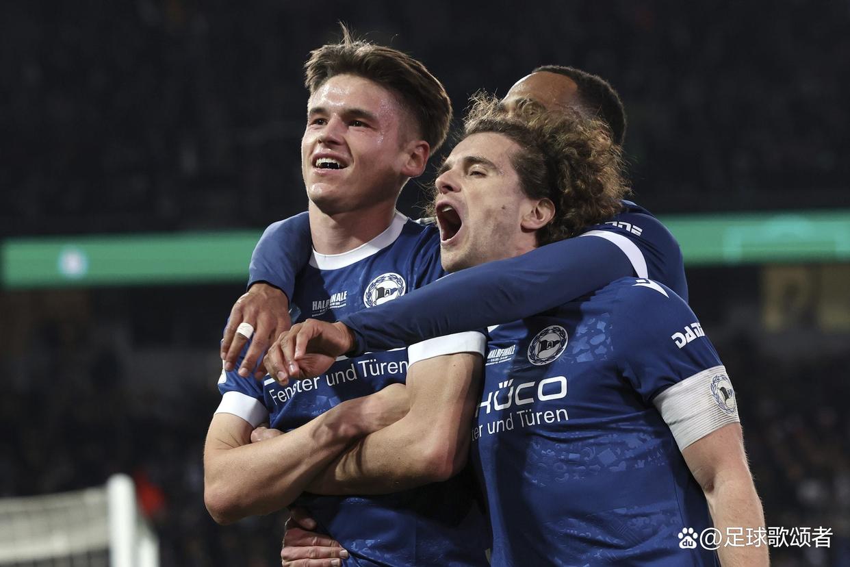 赛地聚焦：德国杯清晨热度飙升；莱比锡临场应变；气氛紧张；更衣室氛围转暖的简单介绍